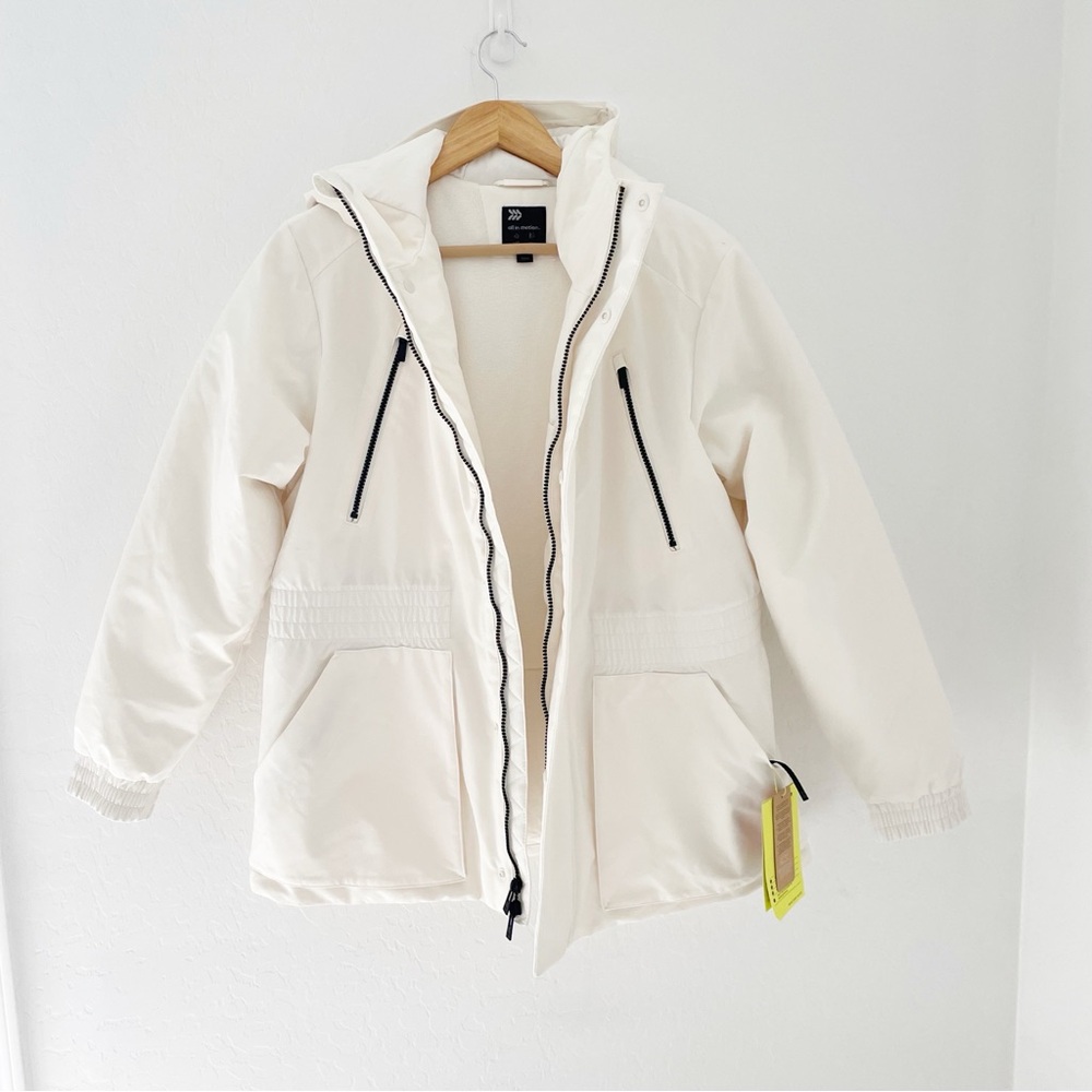 All in Motion snow sport jacket white size large